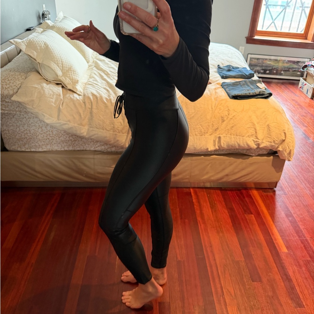 Good American Size 1 - Small Black High-Waisted Shiny Leggings Lace up detail